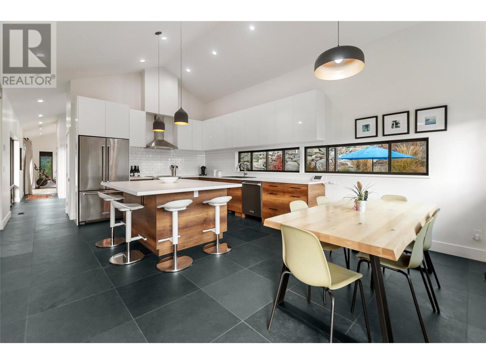 2710 WORKMAN Place, Naramata