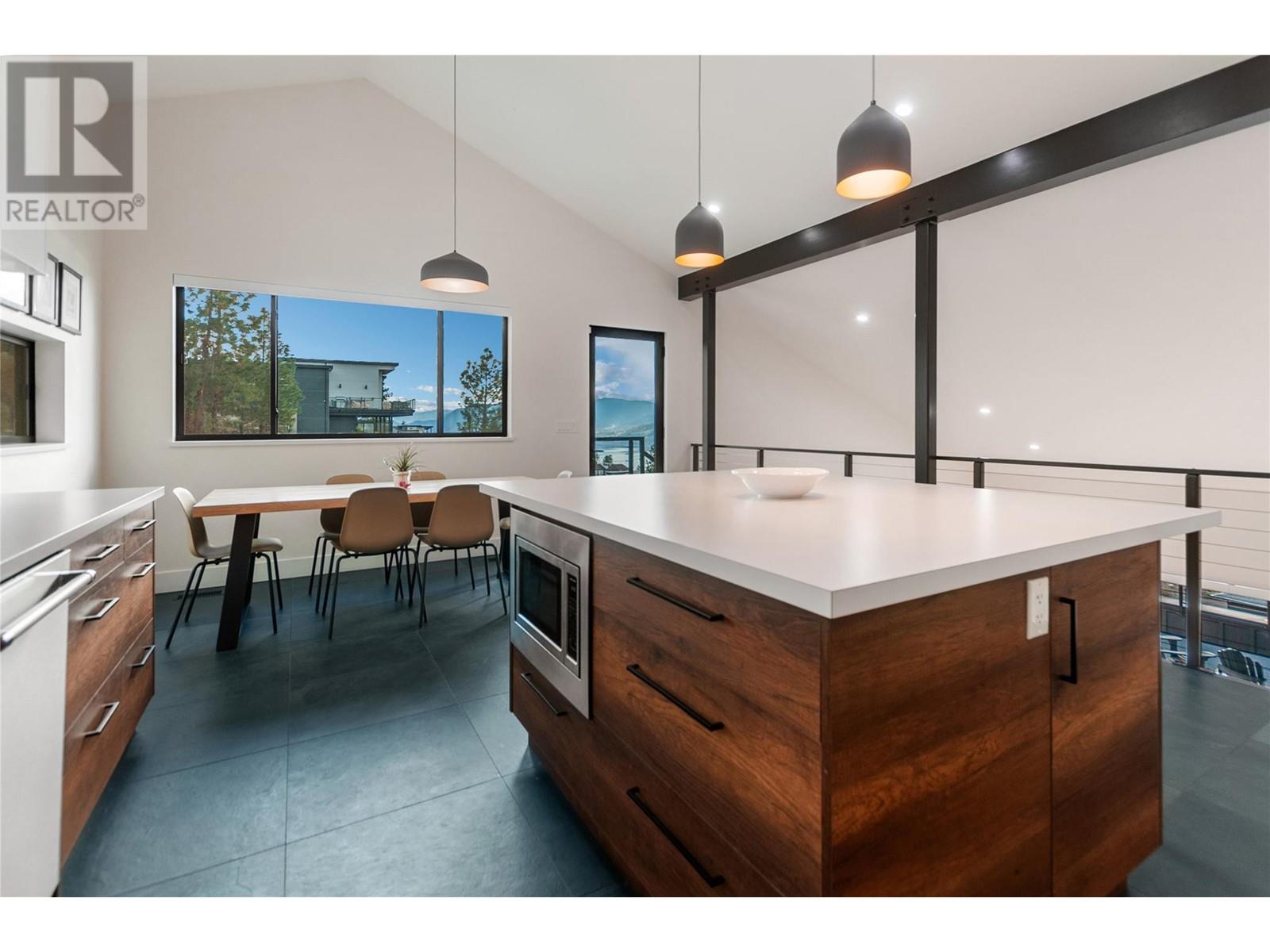 2710 WORKMAN Place, Naramata