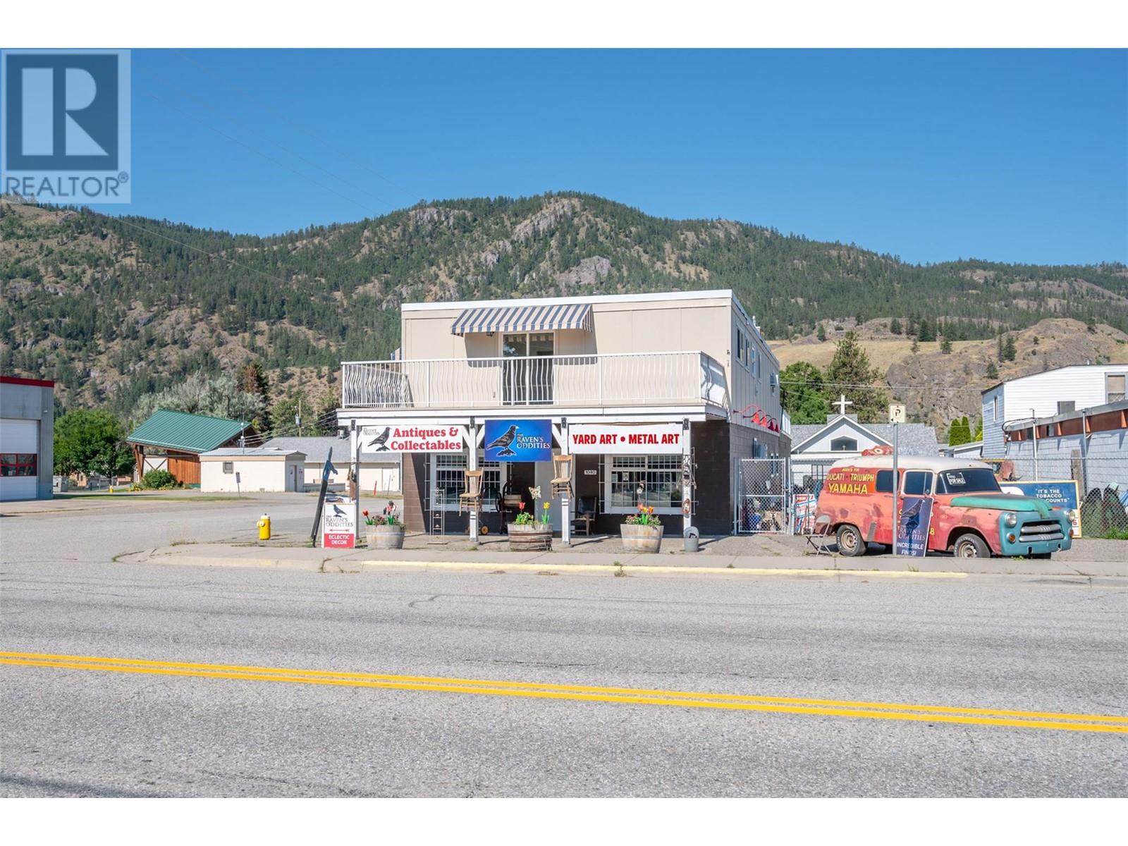 1032/1040 Main Street, Okanagan Falls