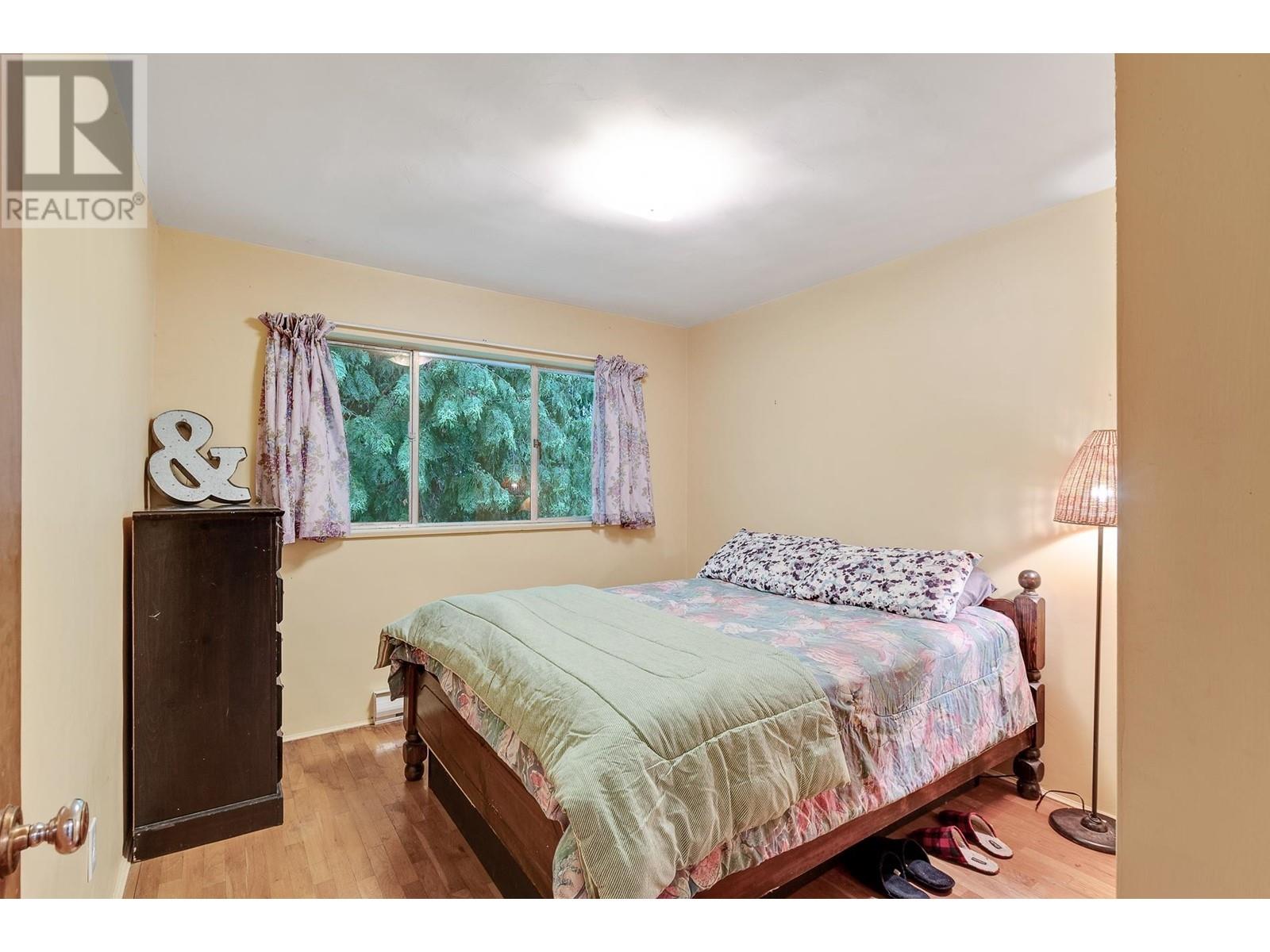 570 WAUGH ROAD, Mayne Island