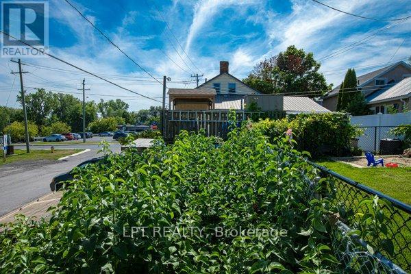 Photo 31 of 59 Centre Street N, Greater Napanee ON