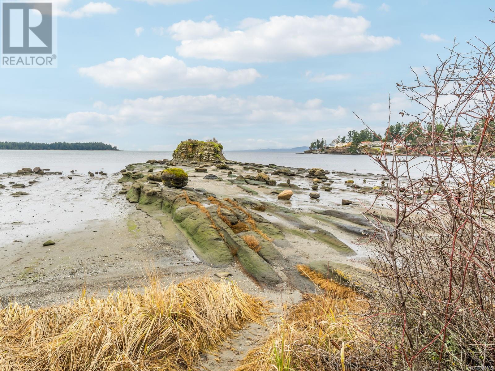 721 1600 Stroulger Rd, Nanoose Bay