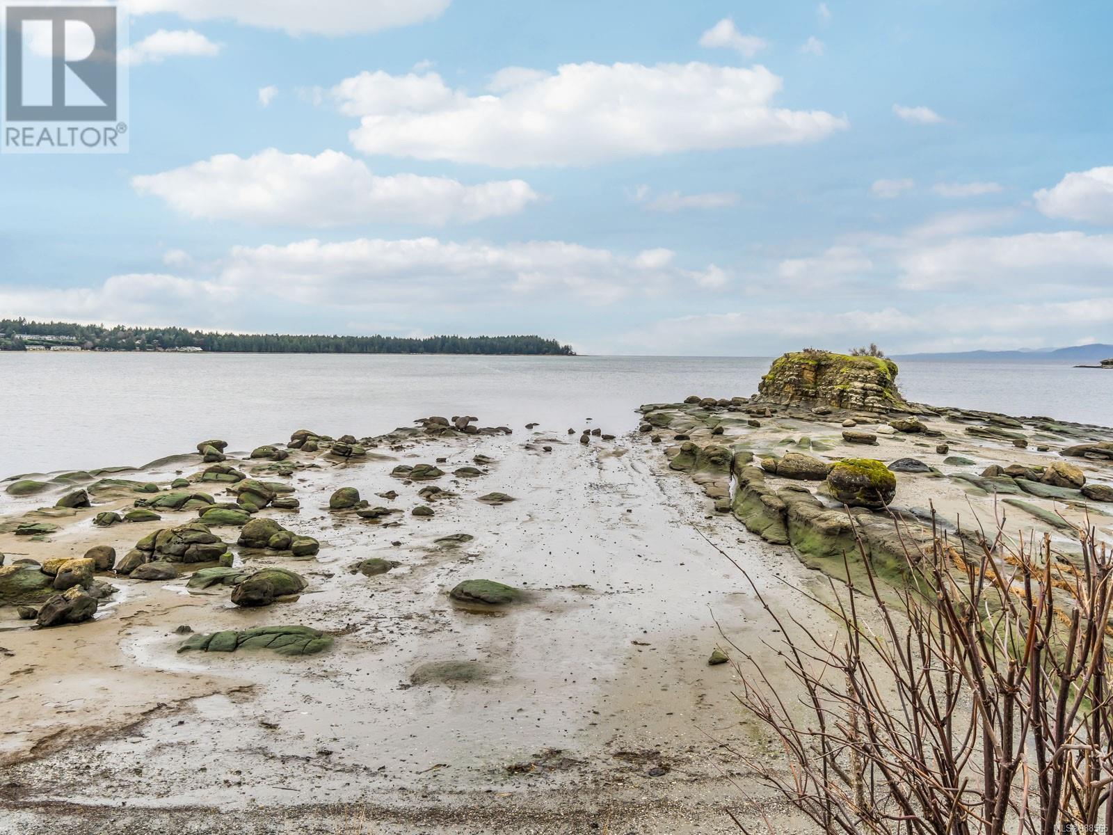 721 1600 Stroulger Rd, Nanoose Bay