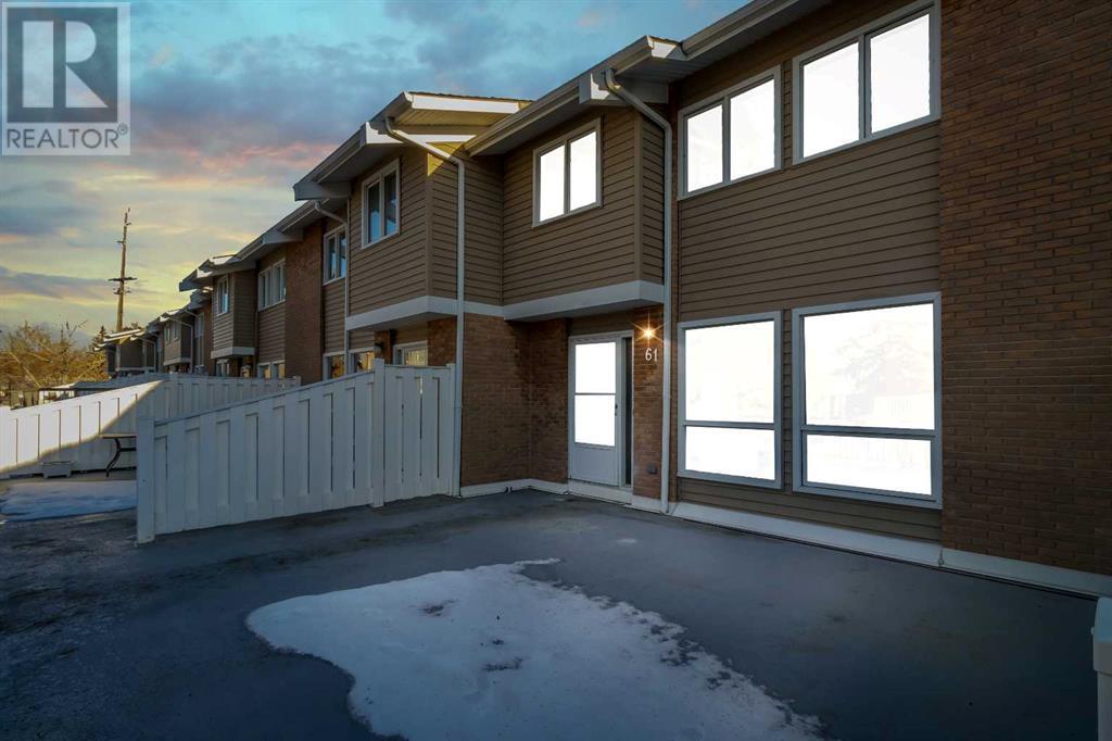 Single Family House for Sale in   Silver Crest Drive NW Silver Springs Calgary 