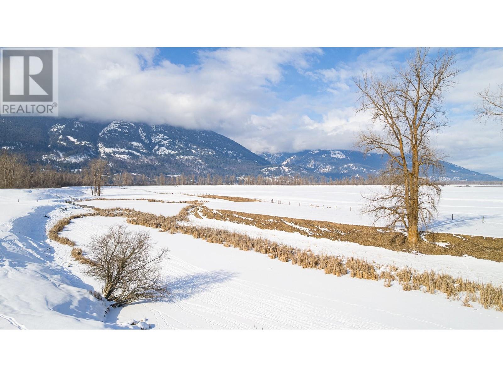 1680 NICKS ISLAND  N Road, Creston