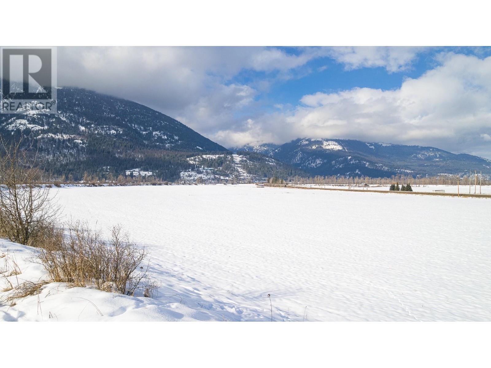 1680 NICKS ISLAND  N Road, Creston
