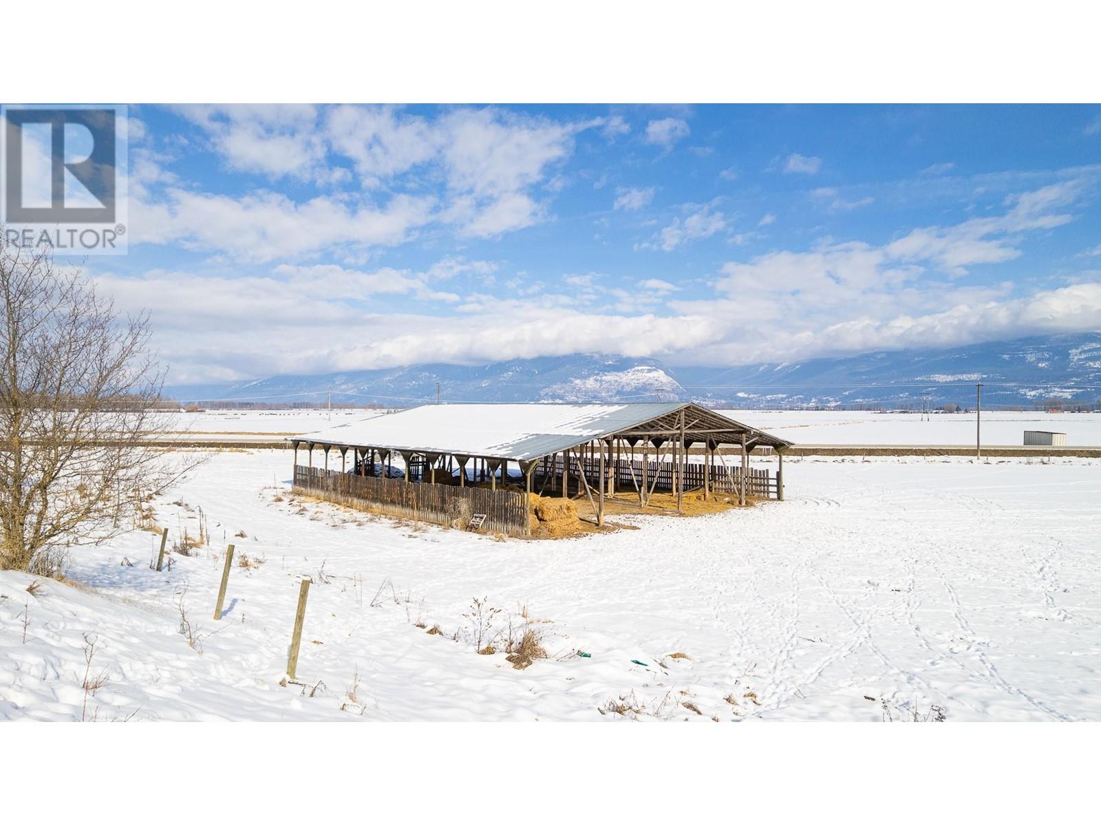1680 NICKS ISLAND  N Road, Creston