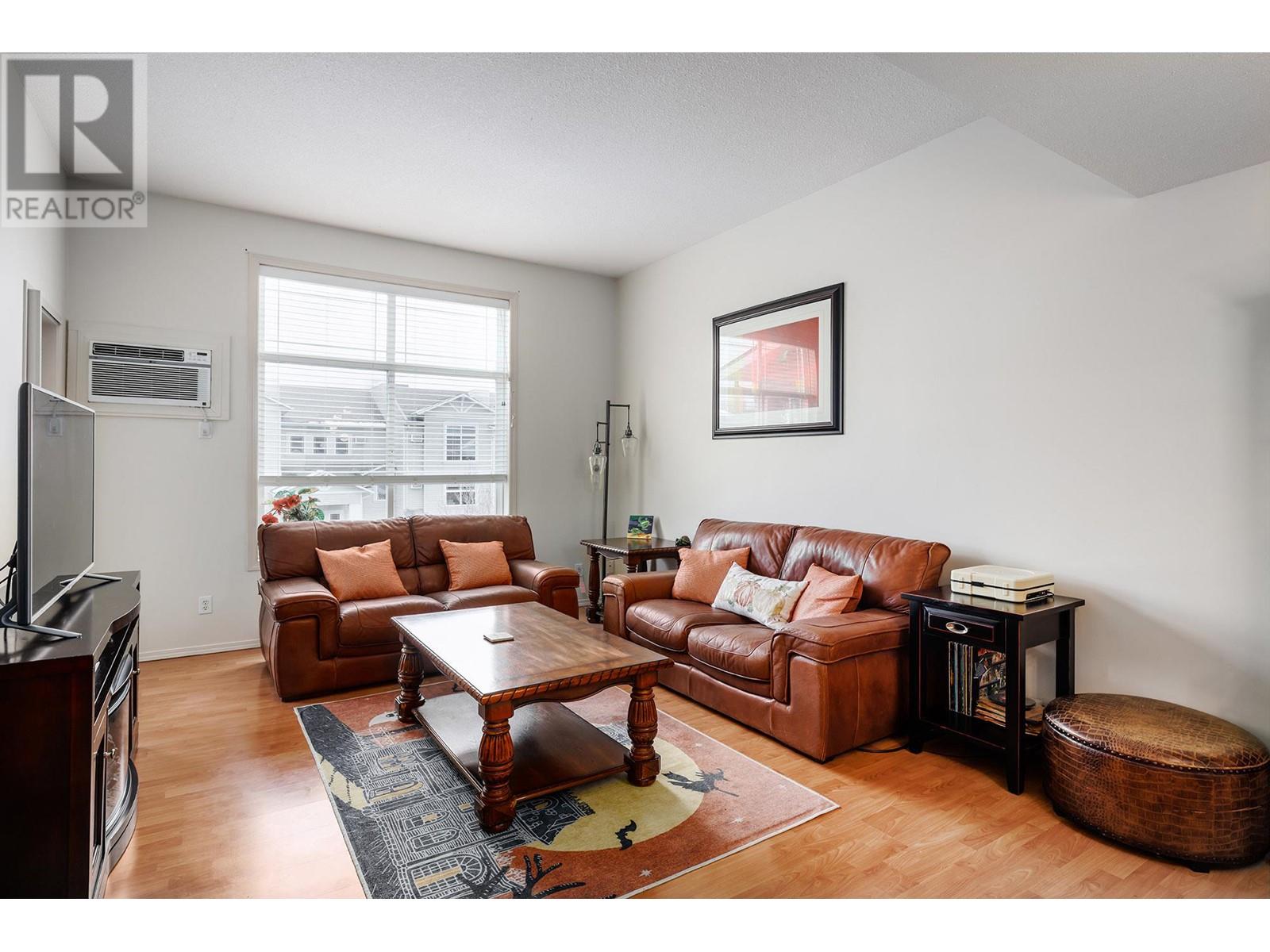 301 555 Houghton Road, Kelowna