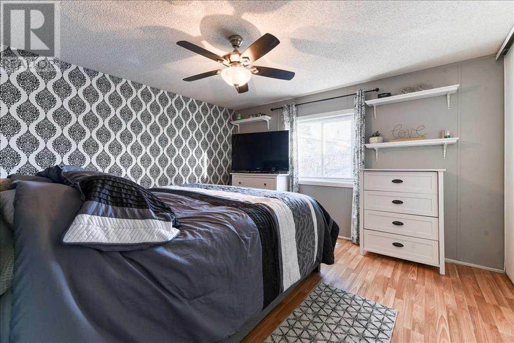 Single Family House Mobile Home for Sale in    Street NW Greenwood/Greenbriar Calgary 