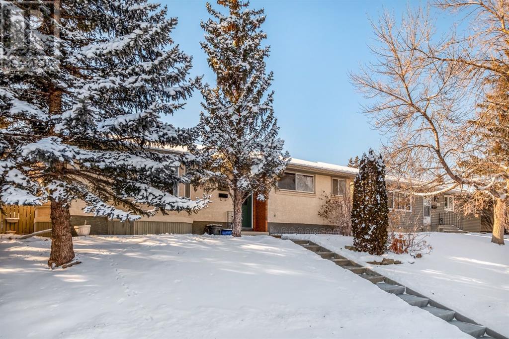 Single Family House Bungalow for Sale in  Hunterston Road NW Huntington Hills Calgary 