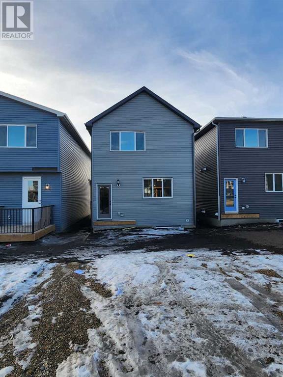 Single Family House for Sale in  Lucas Place NW Livingston Calgary 