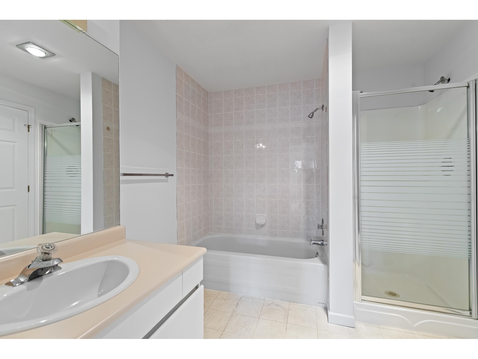 311 1533 BEST STREET, White Rock real estate listing R2966386