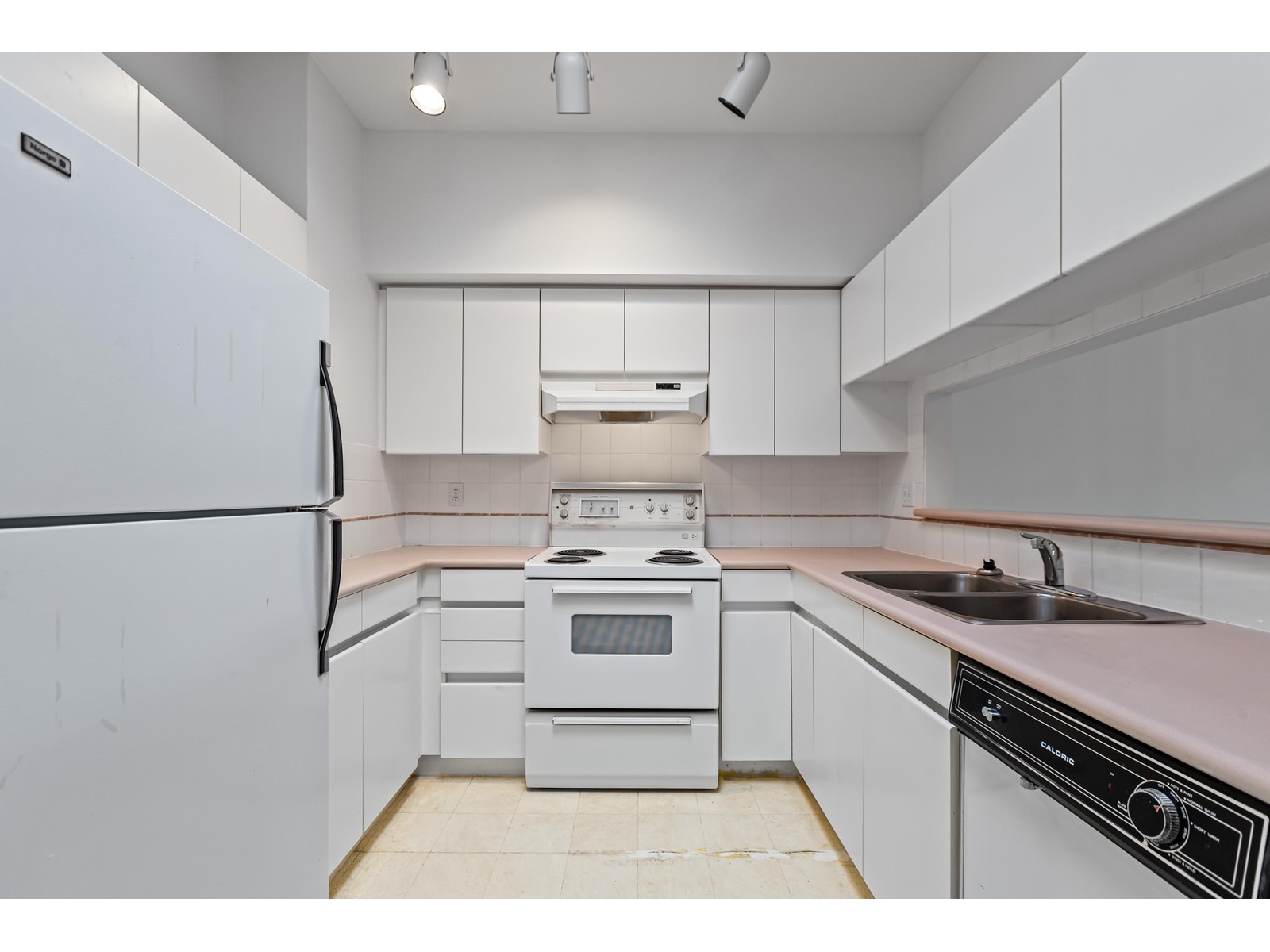 311 1533 BEST STREET, White Rock real estate listing R2966386
