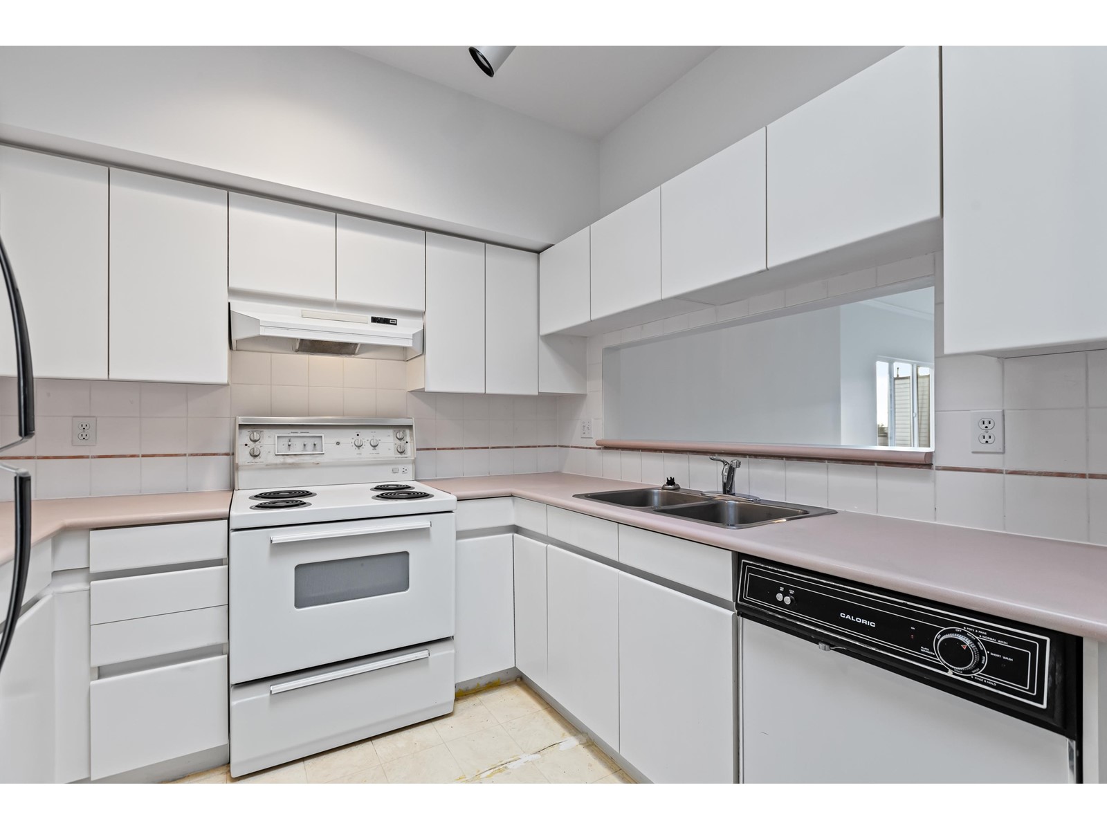 311 1533 BEST STREET, White Rock real estate listing R2966386