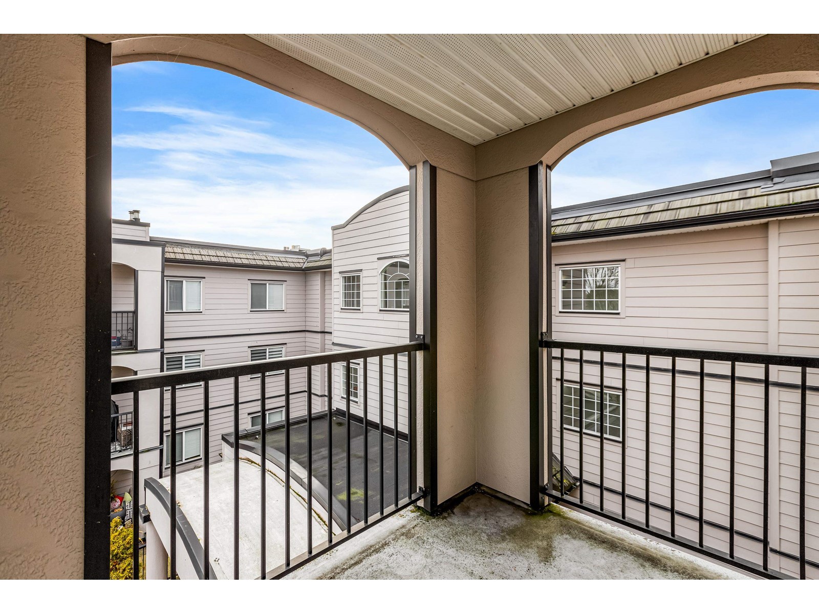 311 1533 BEST STREET, White Rock