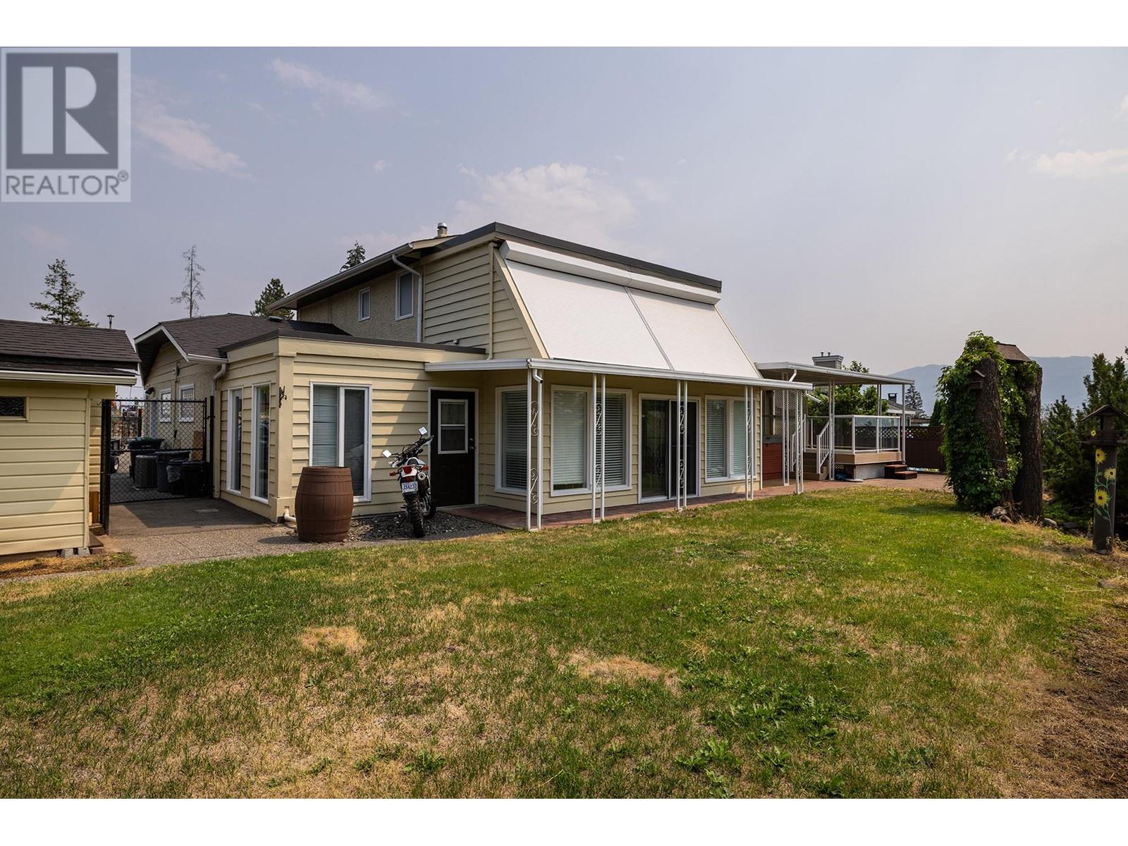  2571 Pineridge Place, West Kelowna