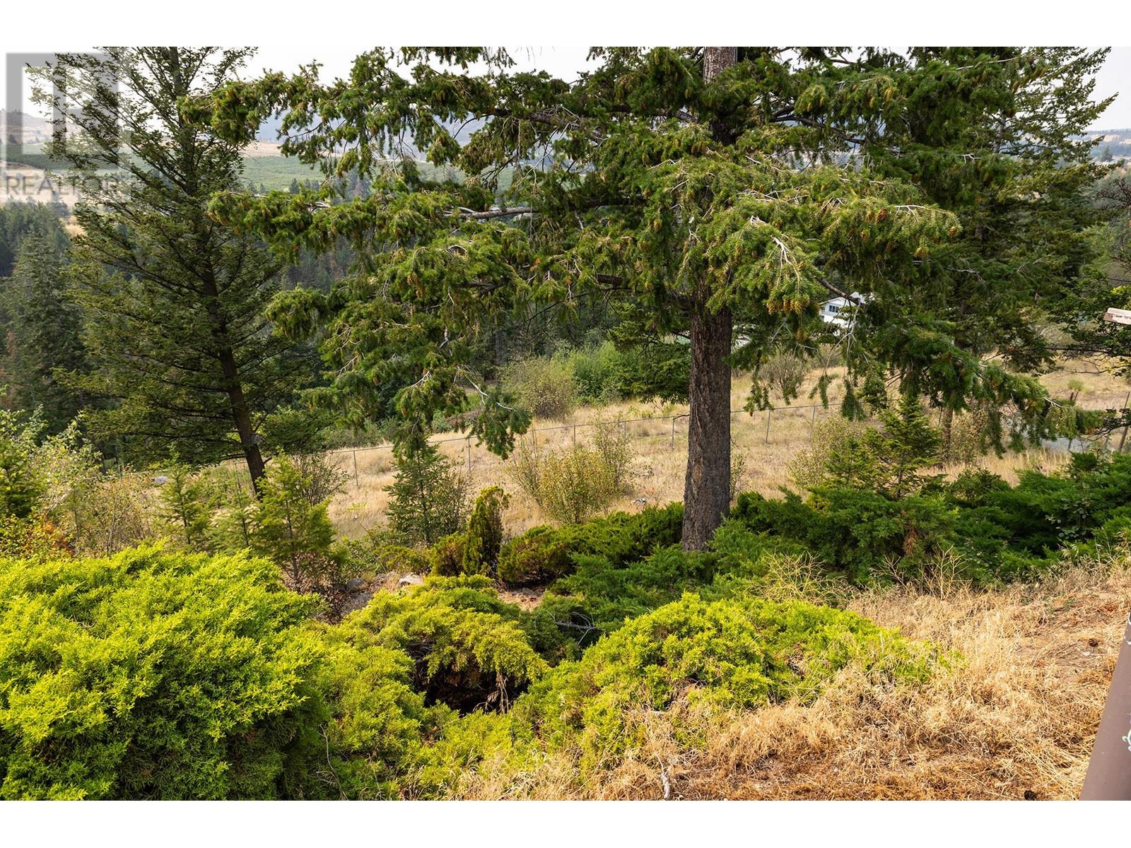  2571 Pineridge Place, West Kelowna