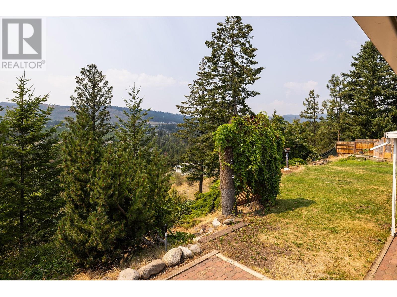  2571 Pineridge Place, West Kelowna