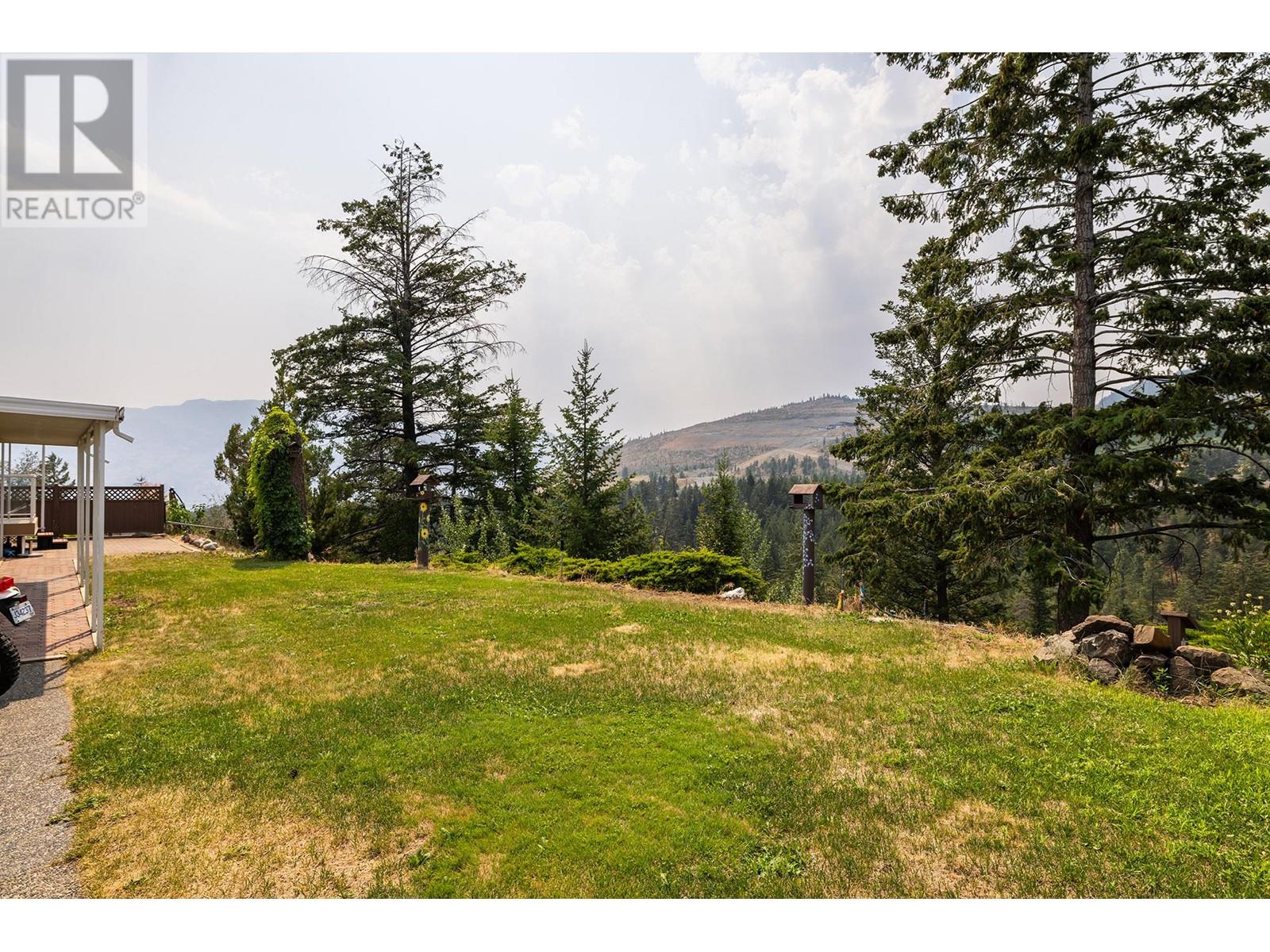  2571 Pineridge Place, West Kelowna
