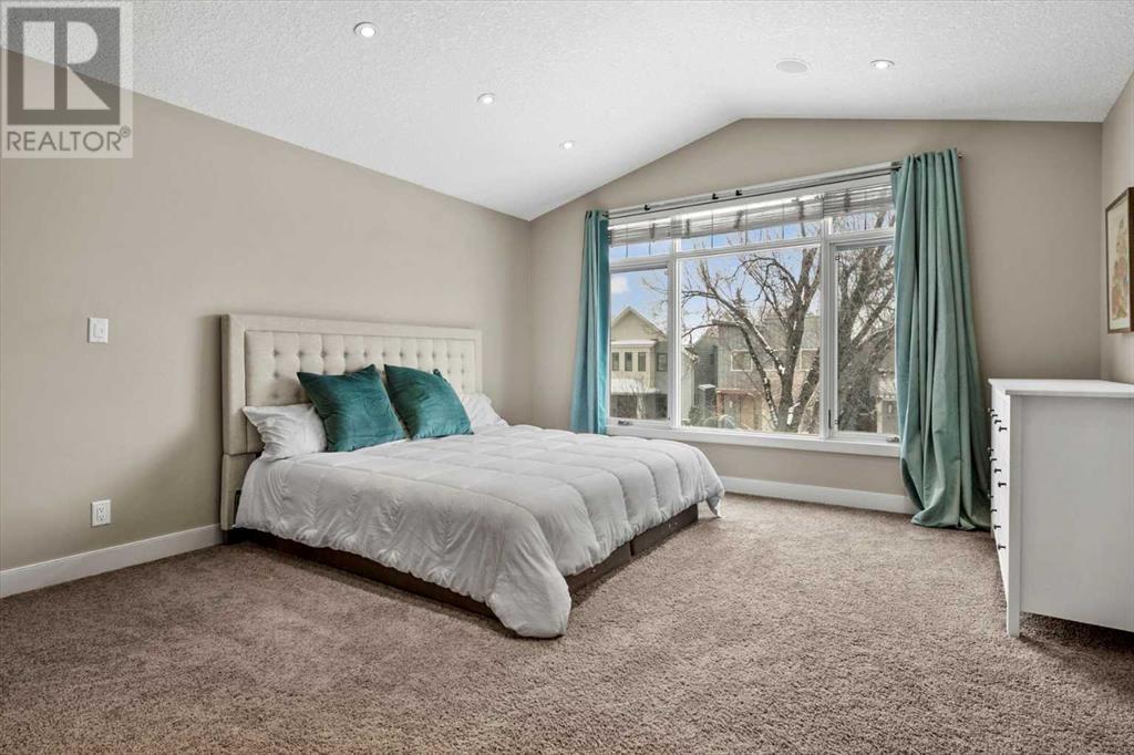 Single Family House for Sale in   Avenue SW Altadore Calgary 