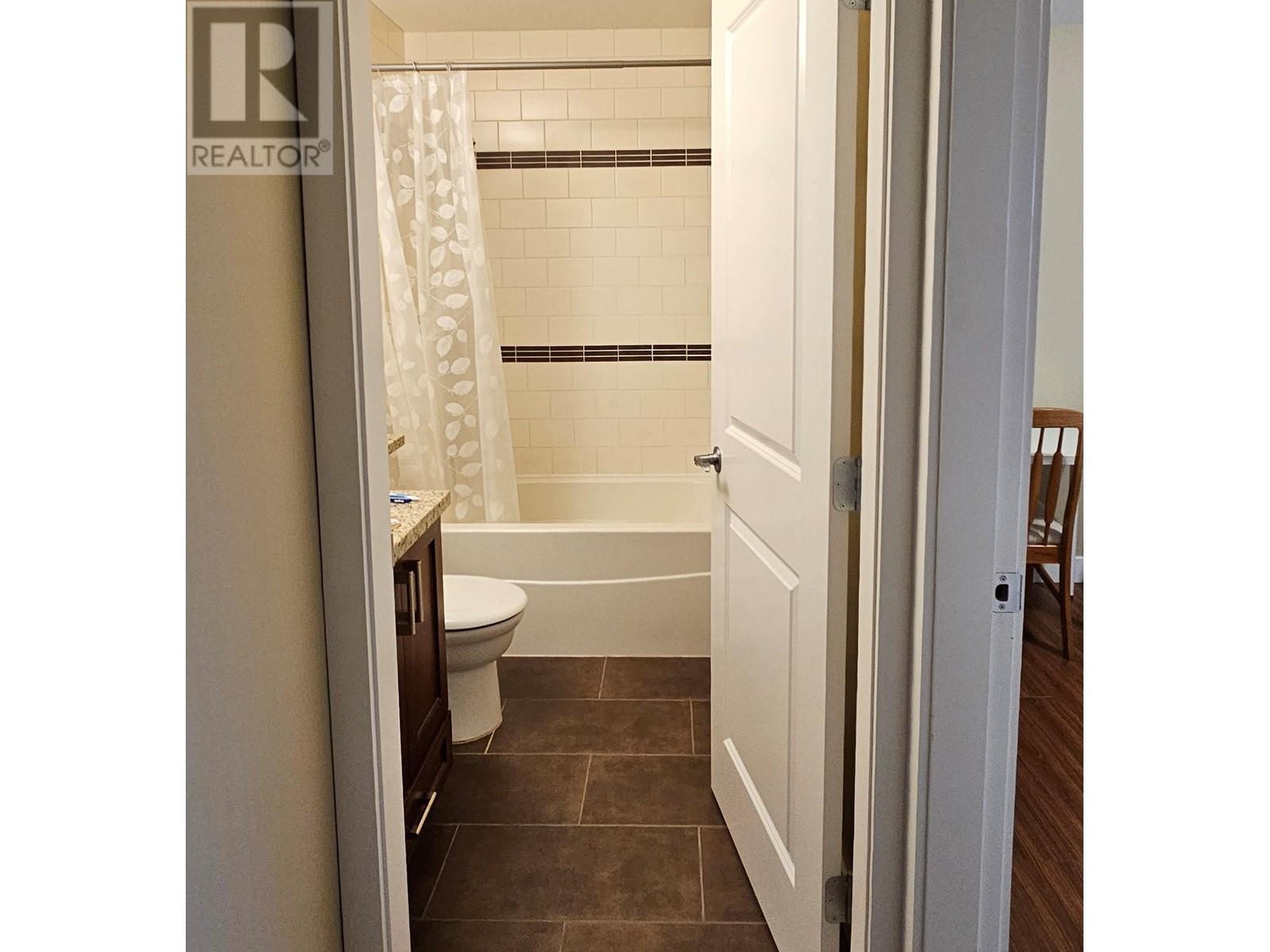 Photo 8 of 4 9700 No 3 Road, Richmond BC