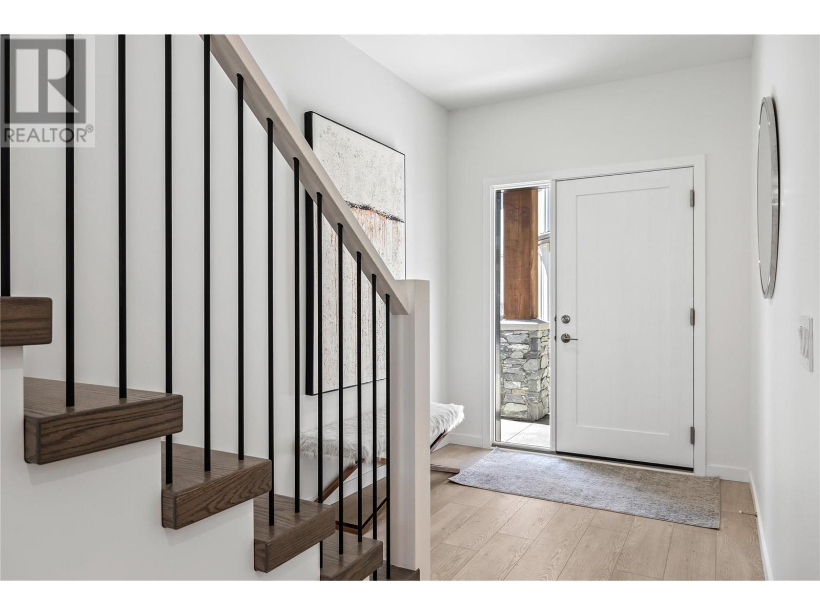 6 1979 Country Club Drive, Kelowna
