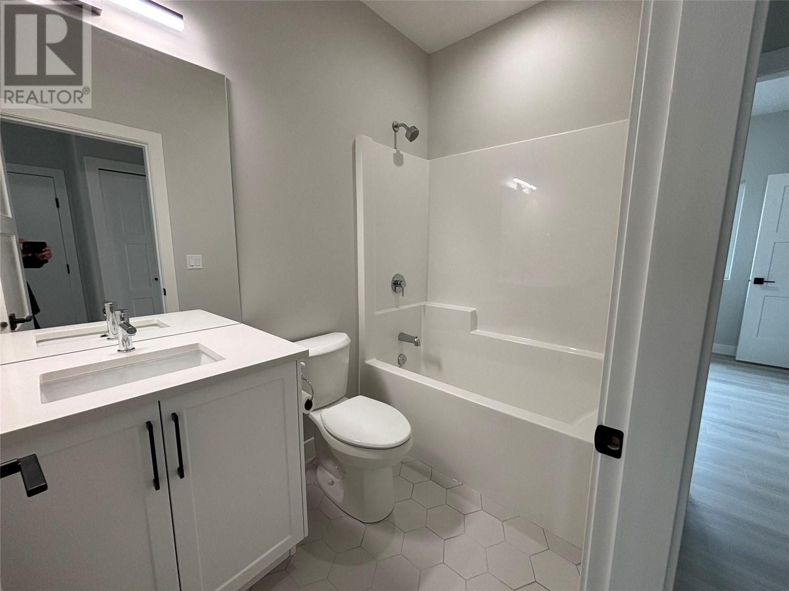  574 Meadowlark Avenue, Vernon