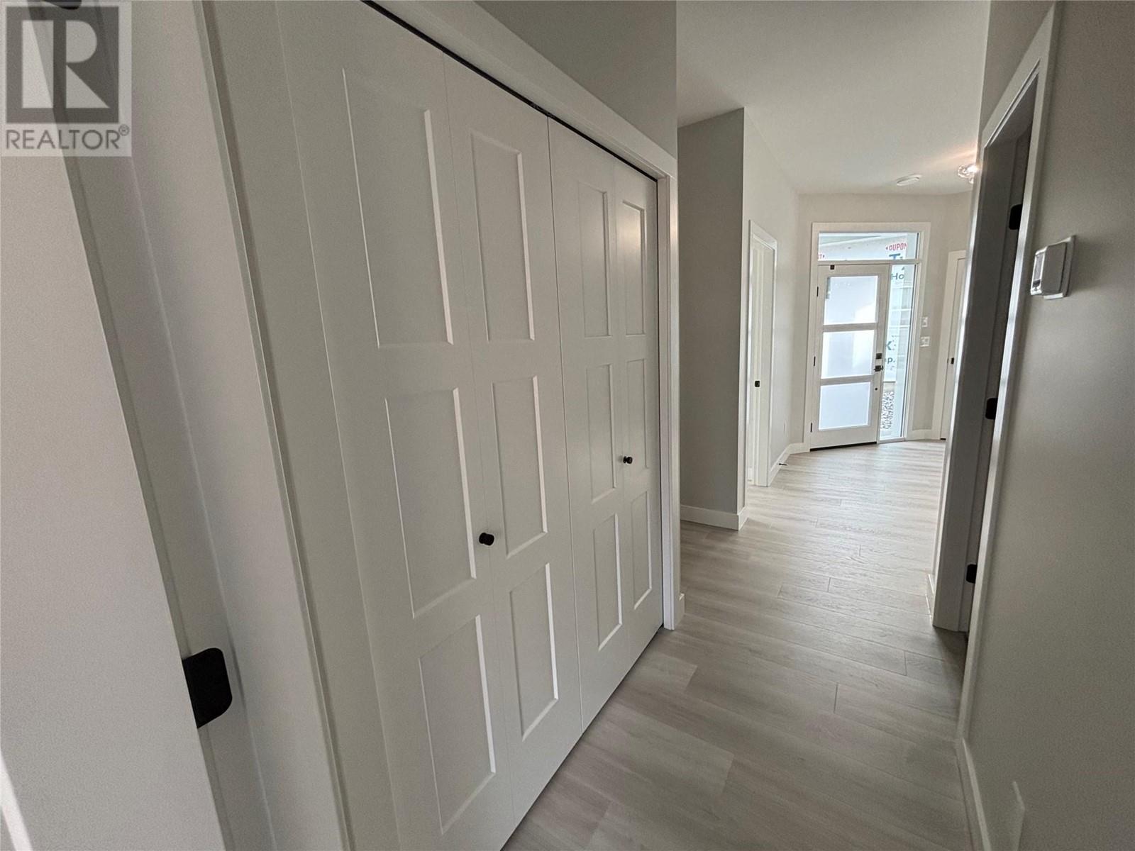  574 Meadowlark Avenue, Vernon