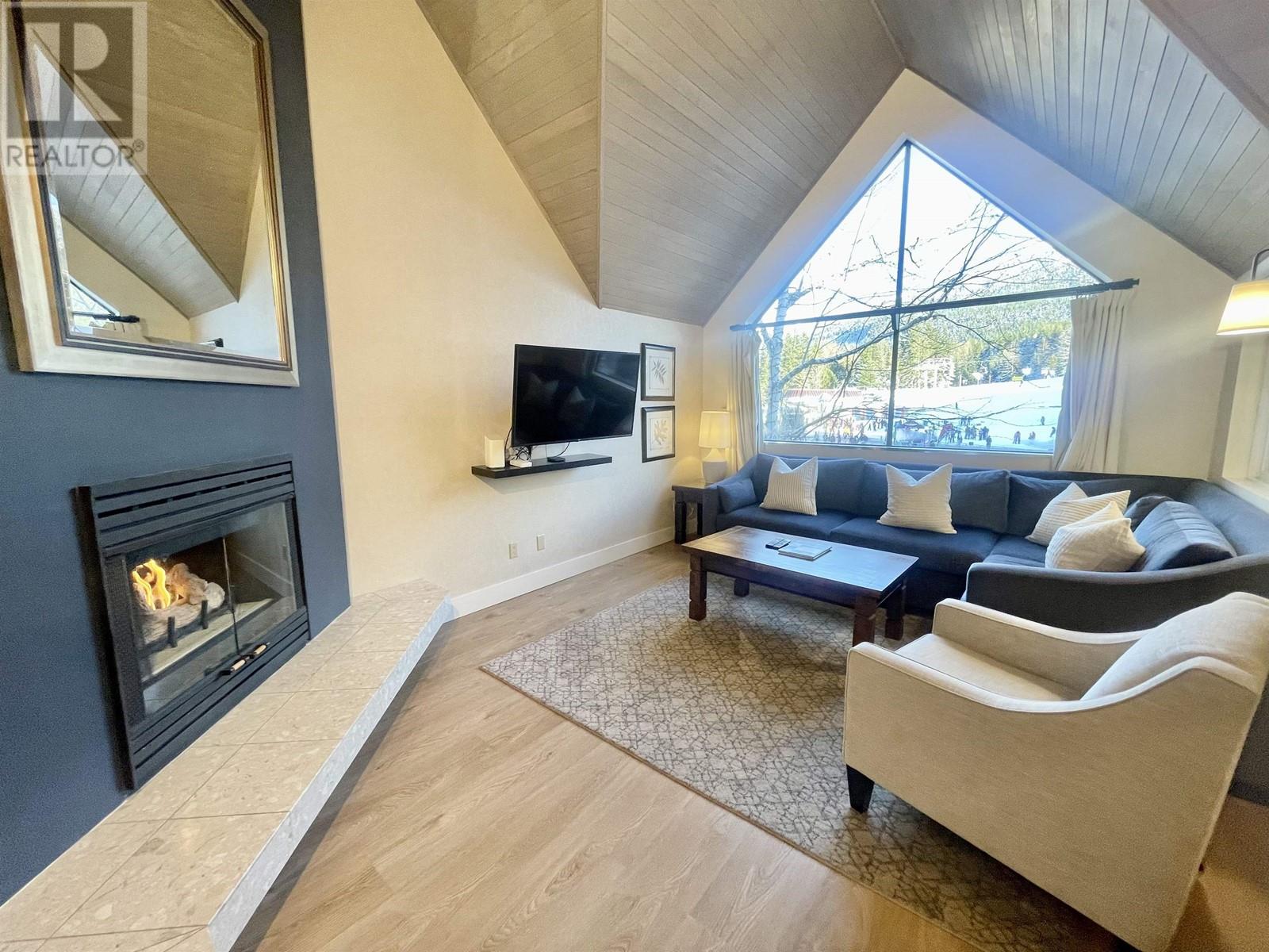 904 WK 1-4293 MOUNTAIN SQUARE, Whistler