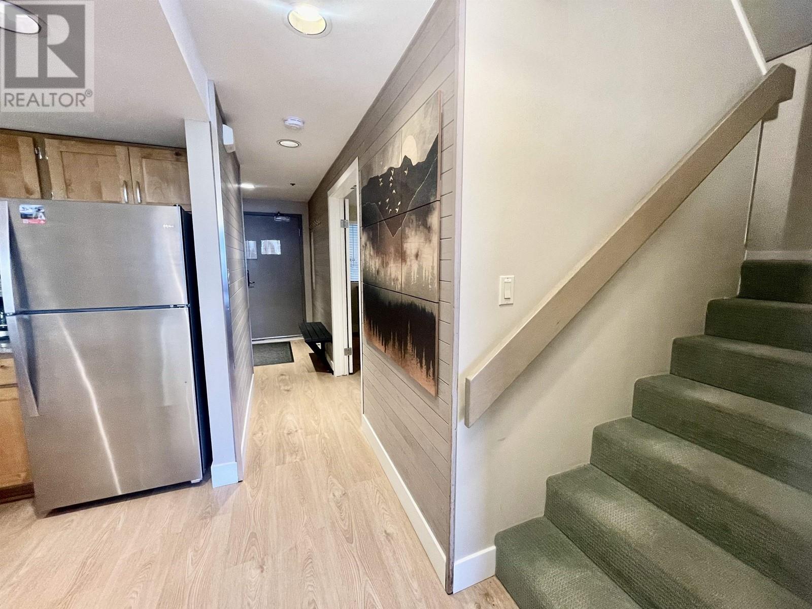 904 WK 1-4293 MOUNTAIN SQUARE, Whistler real estate listing R2968916