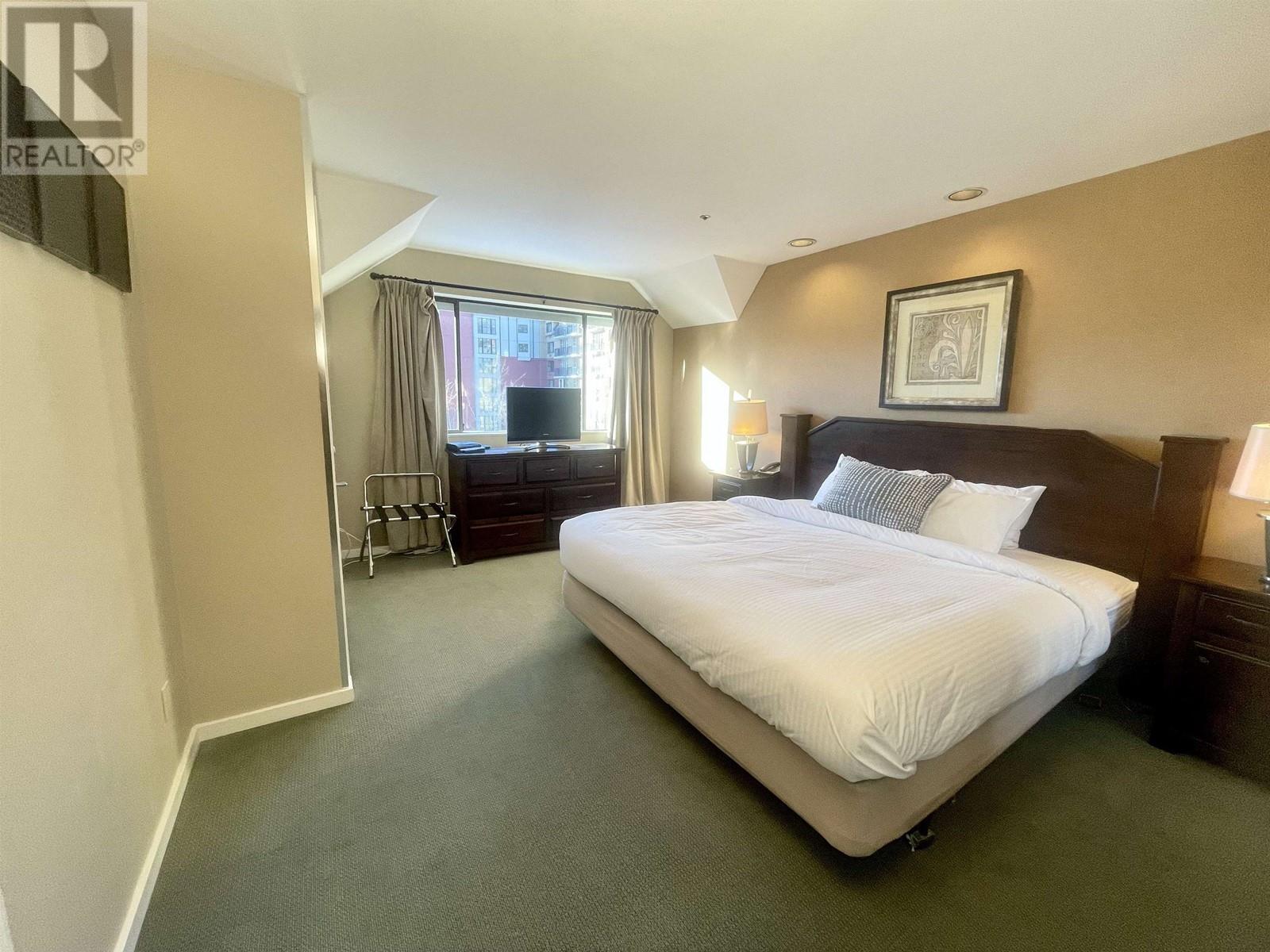 904 WK 1-4293 MOUNTAIN SQUARE, Whistler real estate listing R2968916