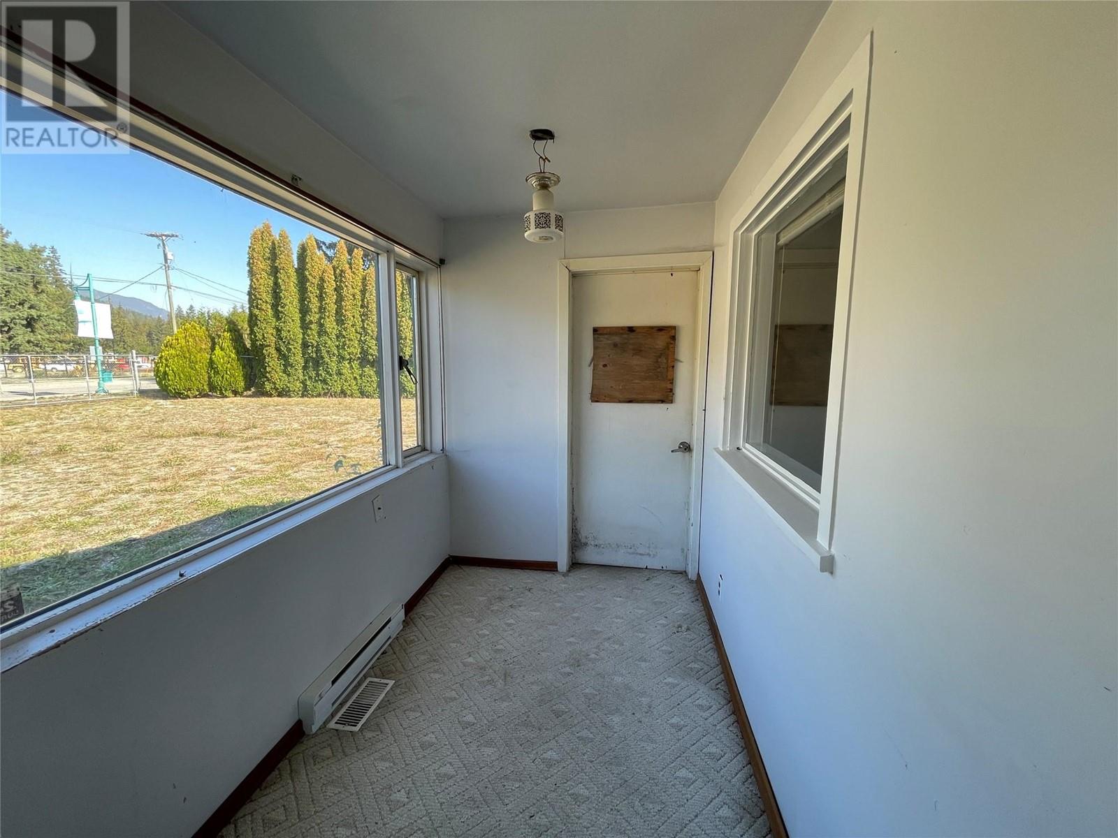  401 Finlayson Street, Sicamous