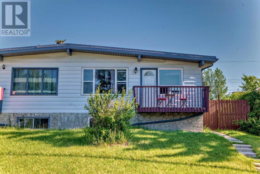 Single Family House Bi-level for Sale in  Beaver Dam Way NE Thorncliffe Calgary 