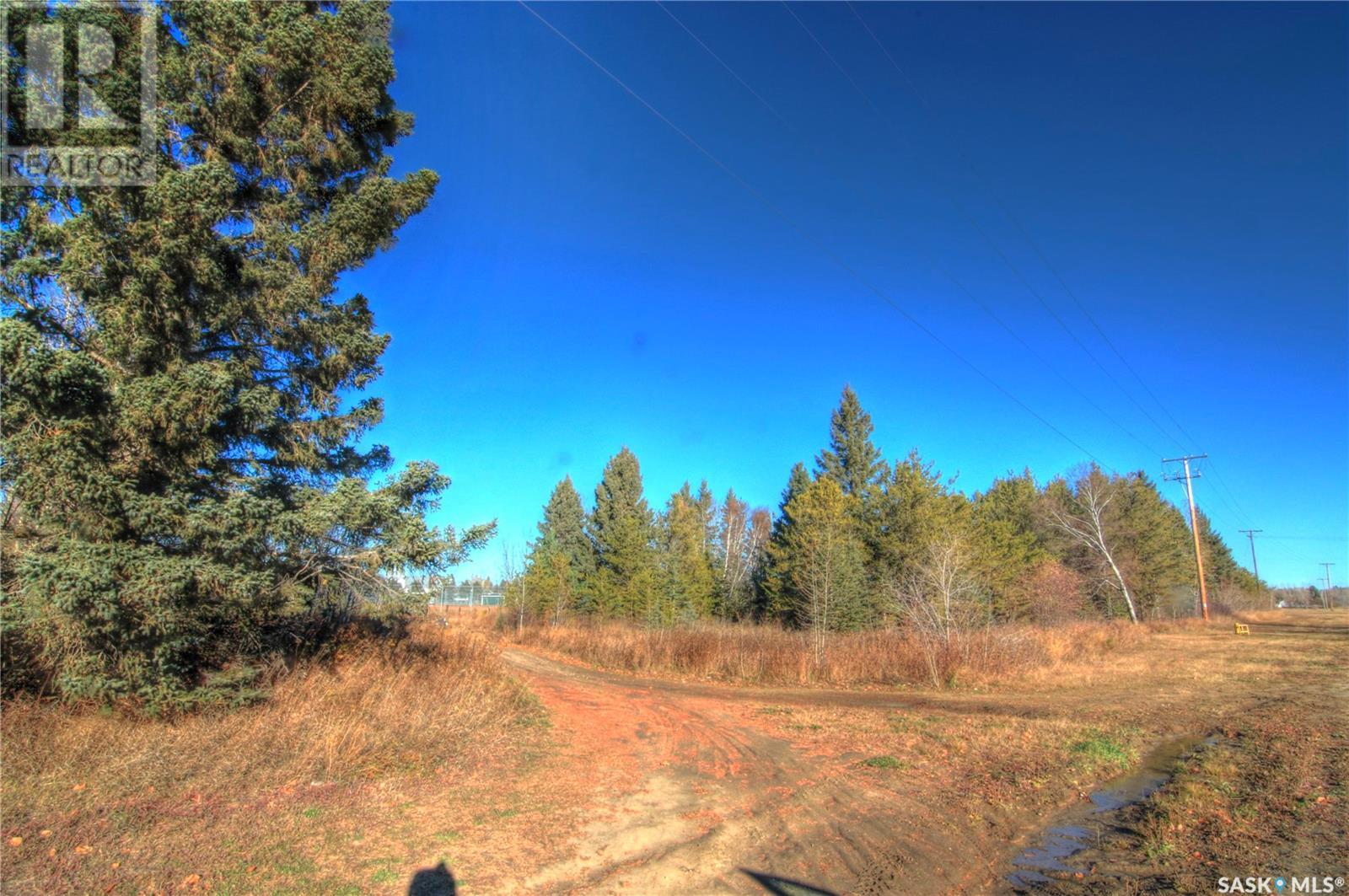 Photo 4 of 1 12 Th Avenue W, Nipawin SK