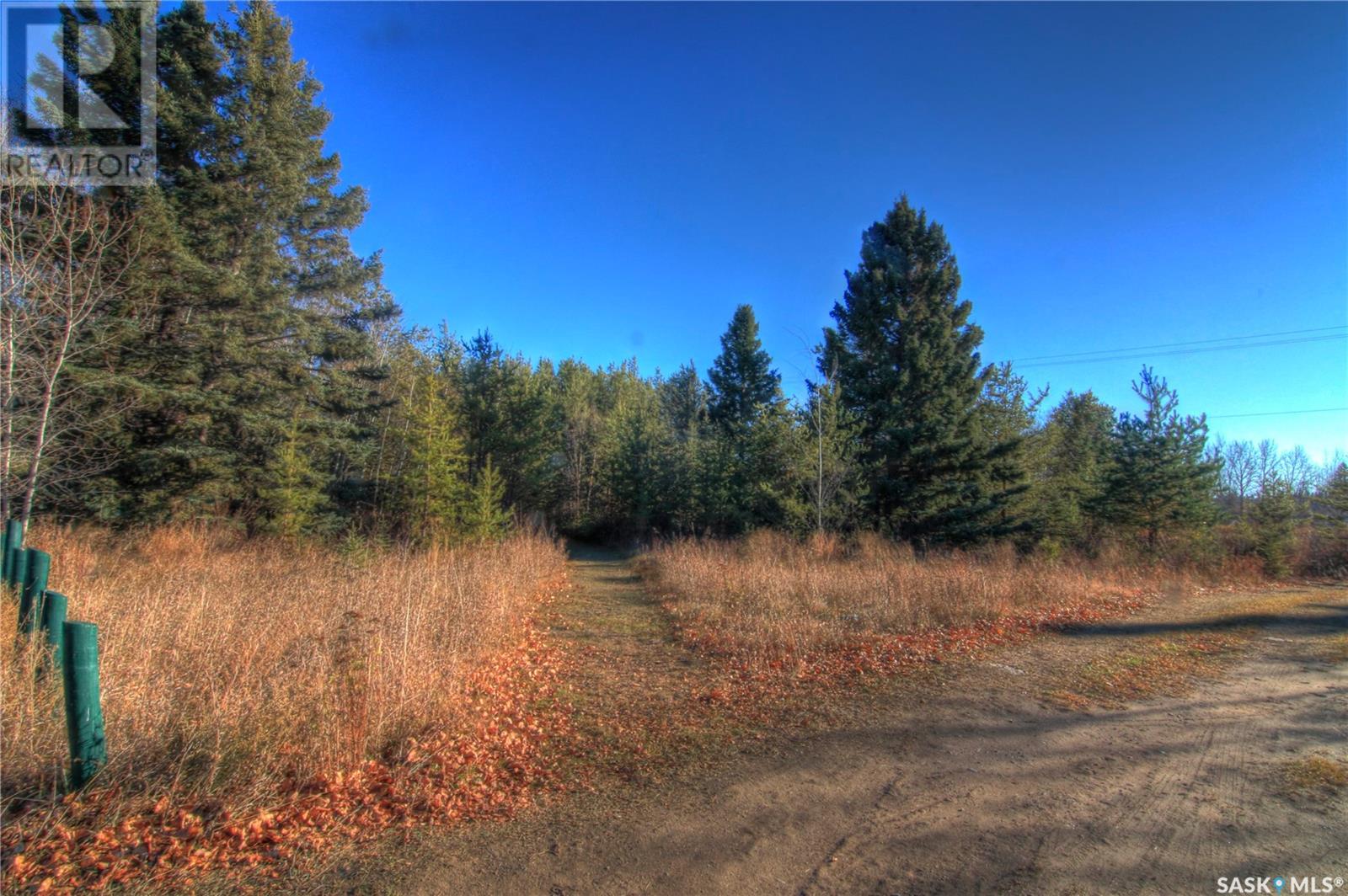 Photo 6 of 1 12 Th Avenue W, Nipawin SK