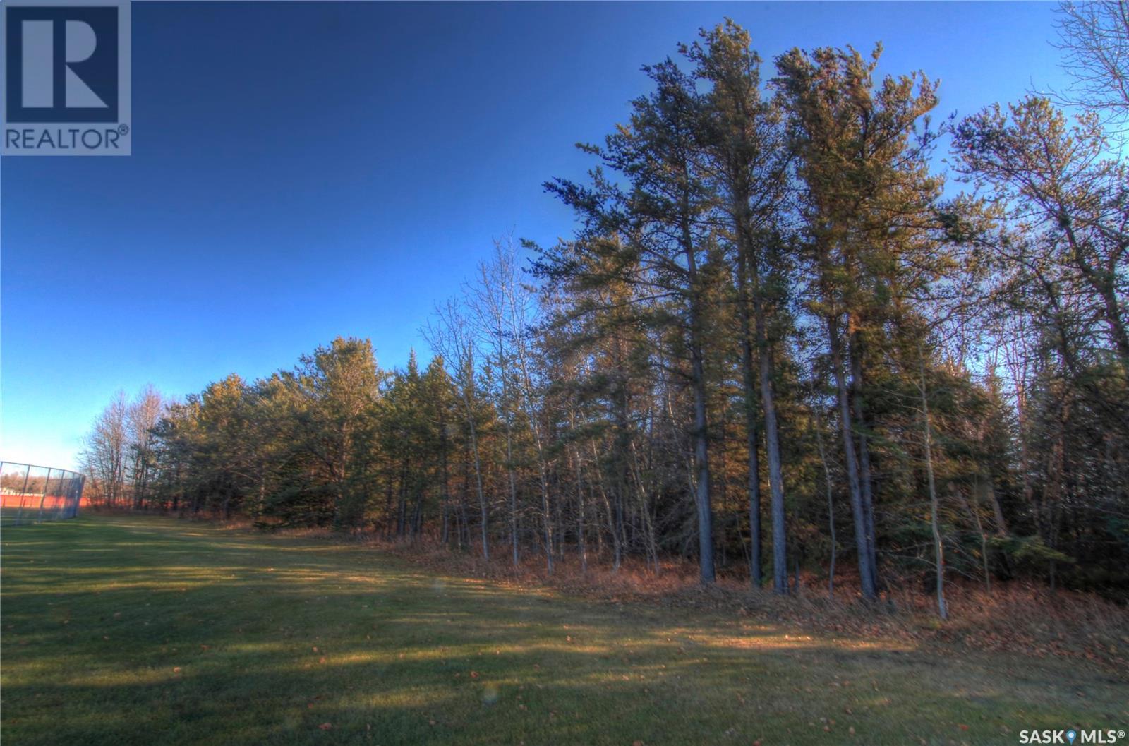 Photo 7 of 1 12 Th Avenue W, Nipawin SK