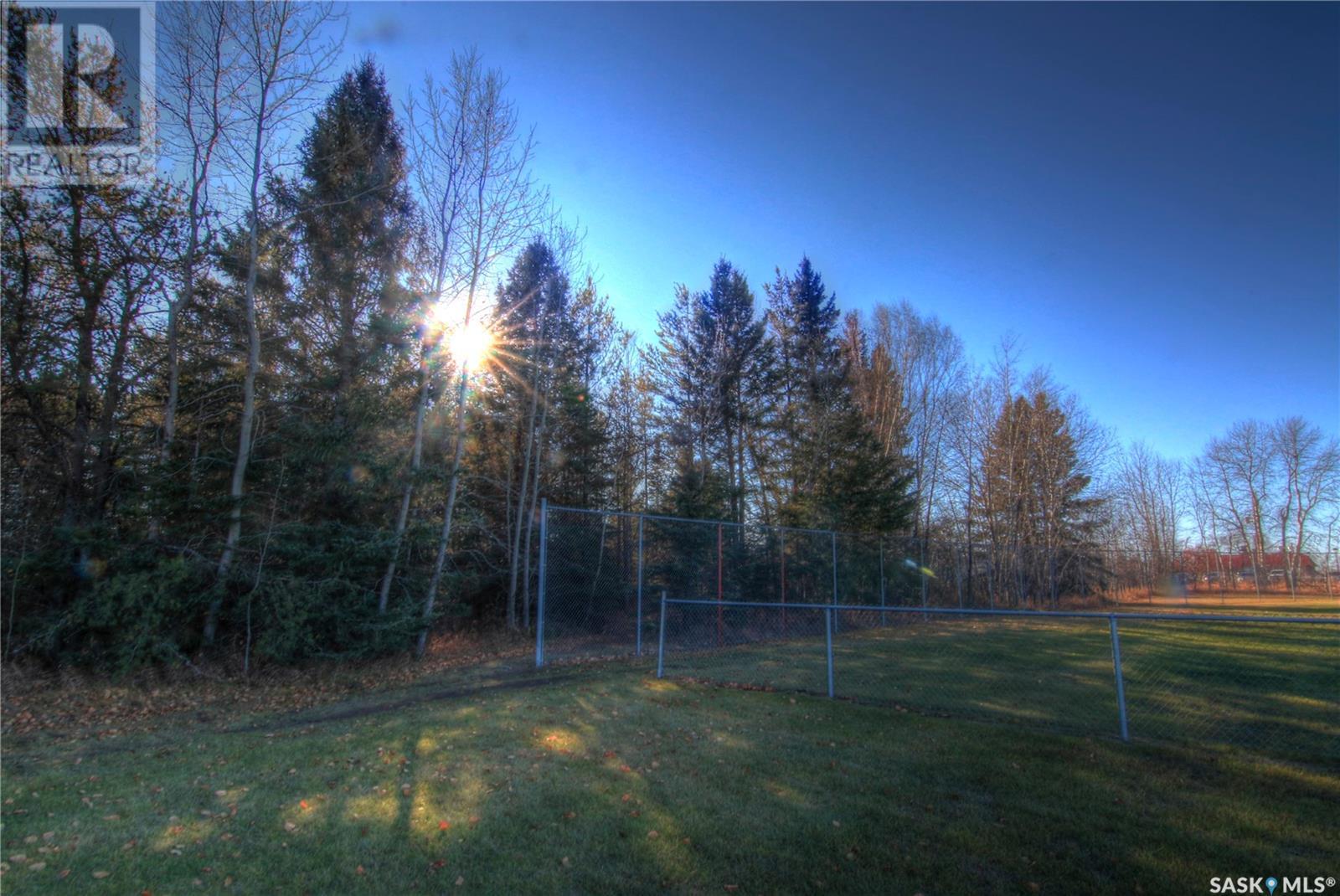 Photo 9 of 1 12 Th Avenue W, Nipawin SK