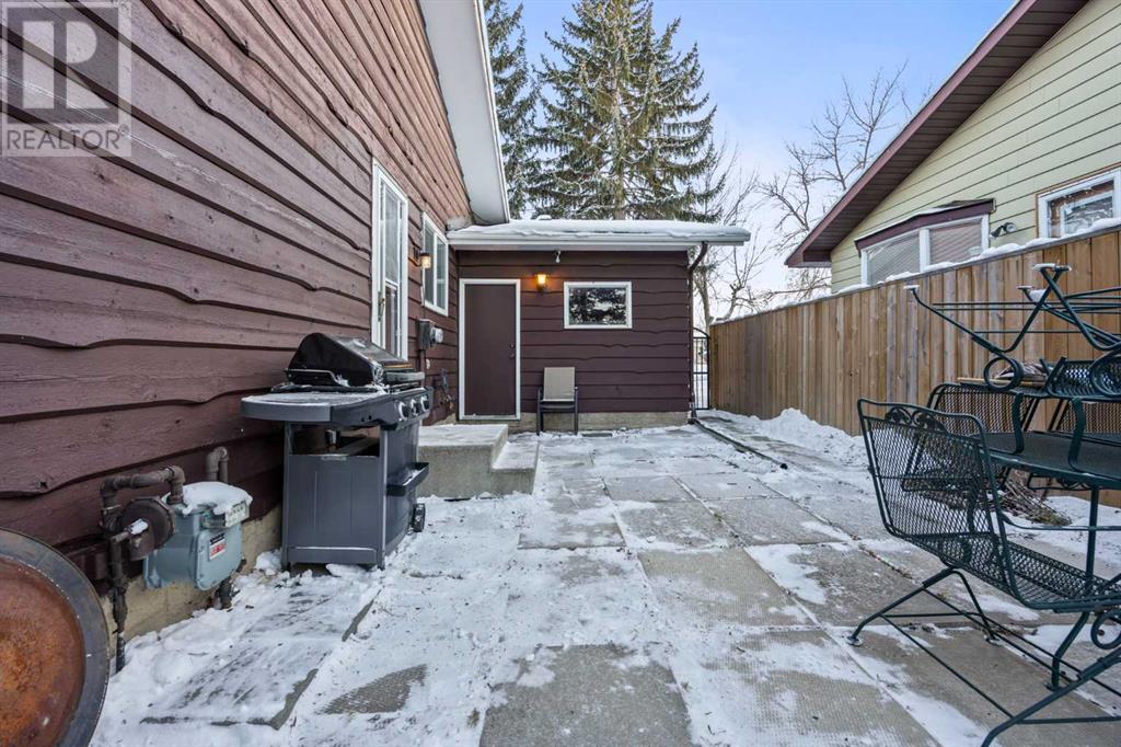 Single Family House 4 Level for Sale in  Berwick Hill NW Beddington Heights Calgary 