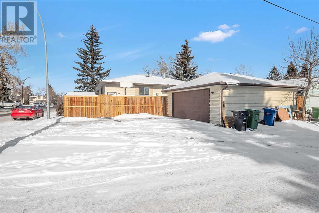 Single Family House Bungalow for Sale in  Rundlehorn Drive NE Pineridge Calgary 