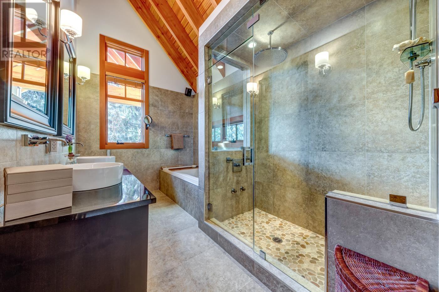 3205 ARCHIBALD WAY, Whistler real estate listing R2969124