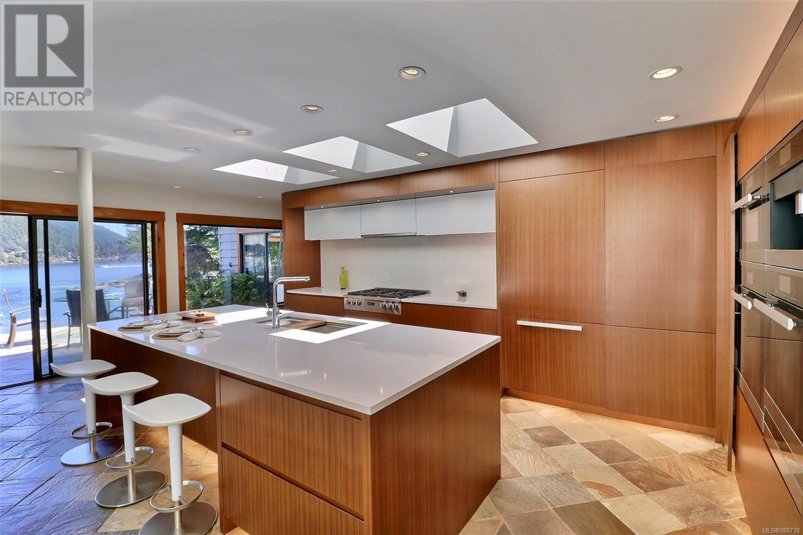 7909 Bedwell Dr, Pender Island