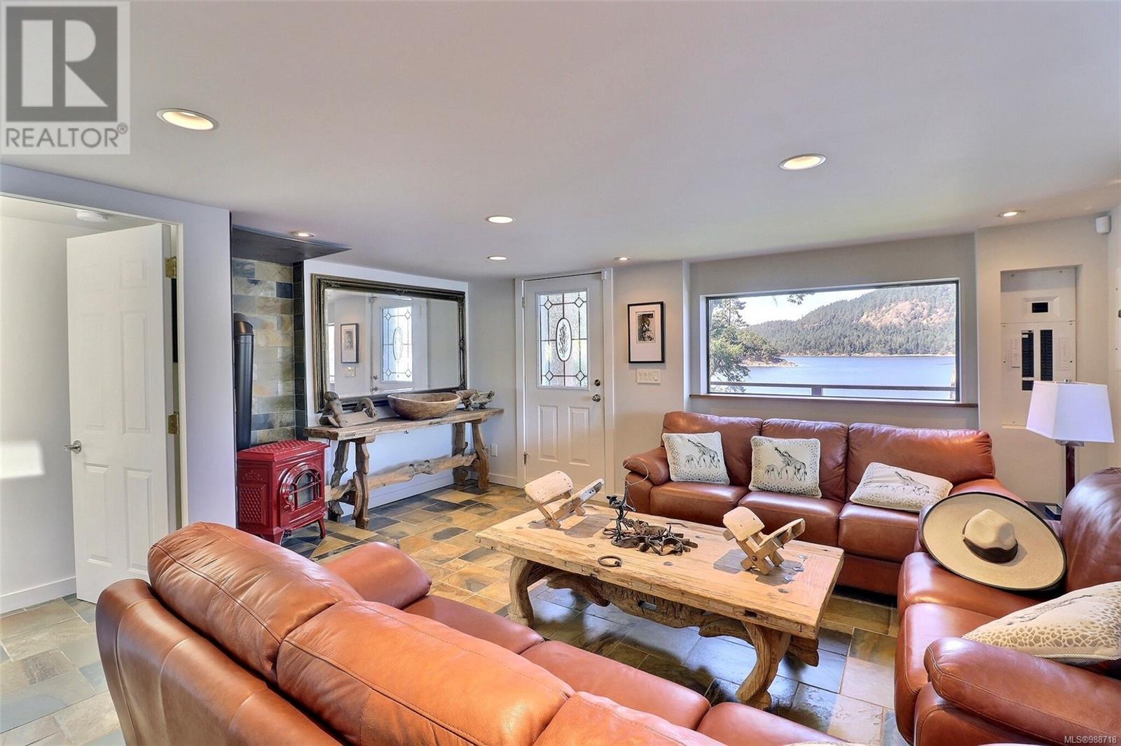 7909 Bedwell Dr, Pender Island