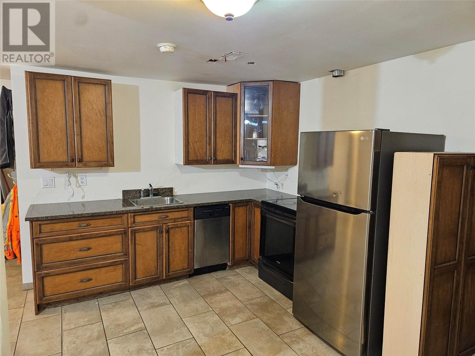 702 7th Avenue, Keremeos