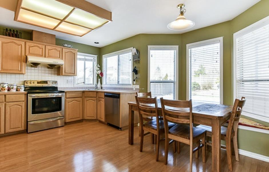 Photo 4 of 14259 85 B Avenue, Surrey BC