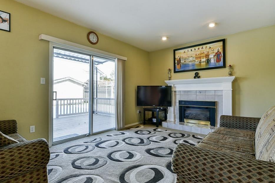 Photo 3 of 14259 85 B Avenue, Surrey BC