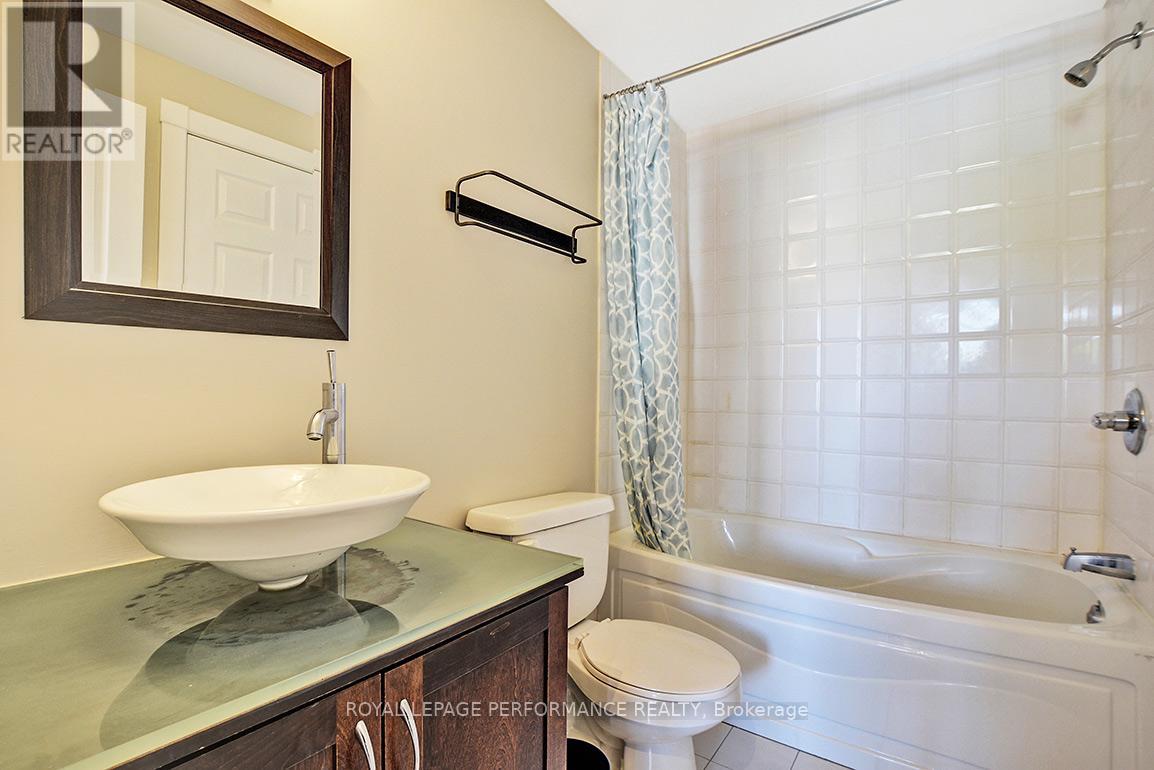 Photo 32 of B 204 124 Guigues Avenue, Ottawa ON
