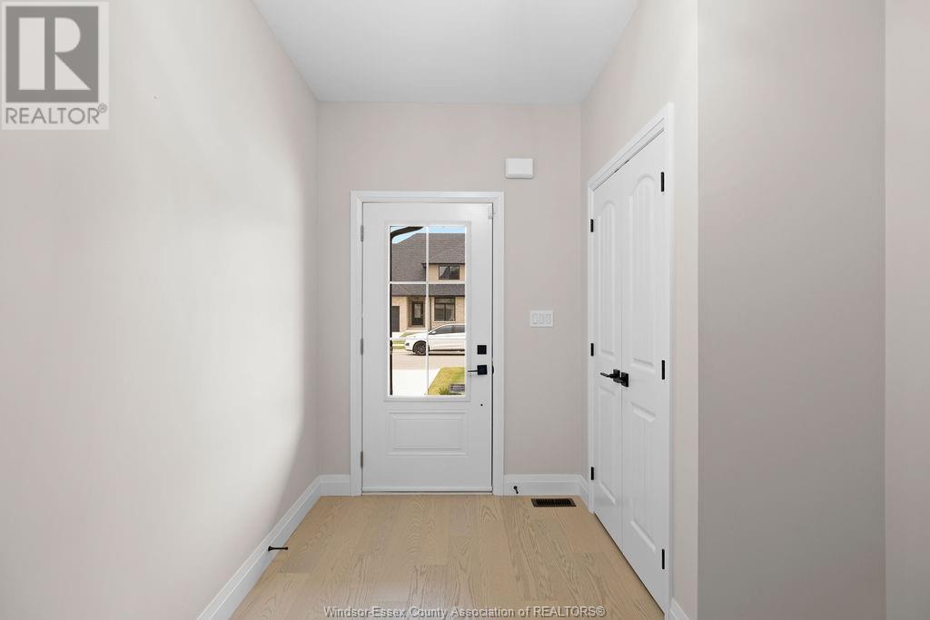 Photo 5 of 58 Callams Bay Crescent, Amherstburg ON