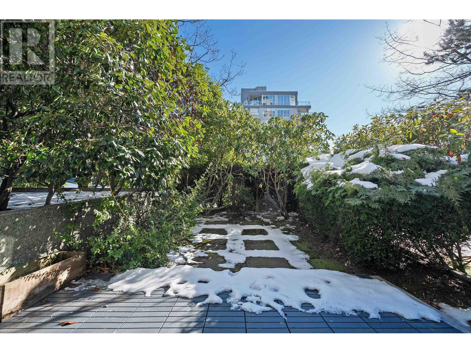 201 110 W 4TH STREET, North Vancouver real estate listing R2968855