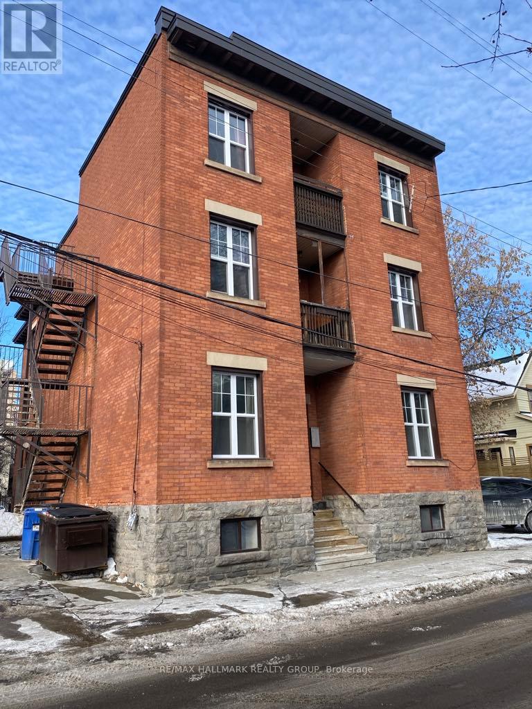 FRONT OF 453 LEWIS