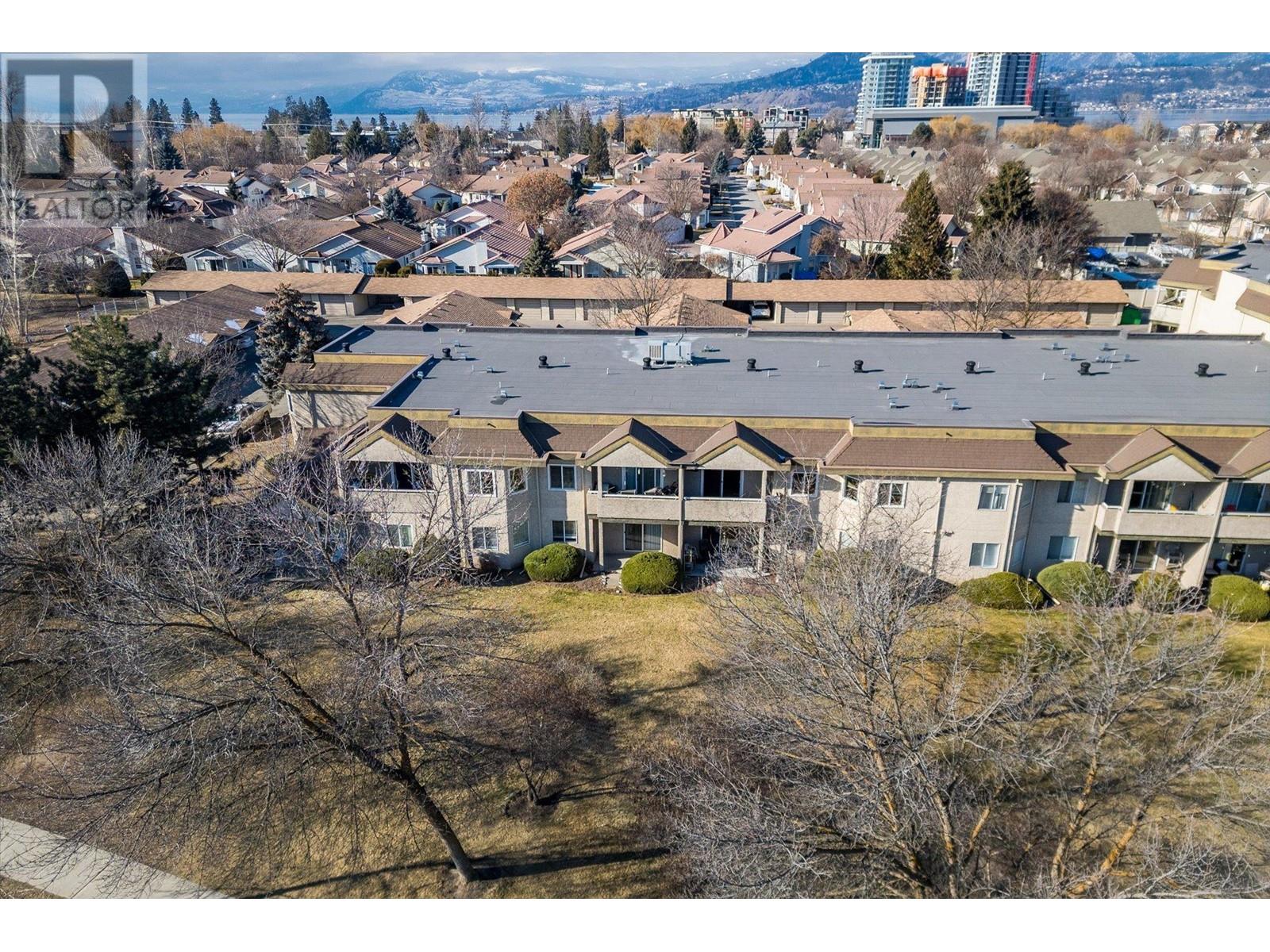 275 3854 Gordon Drive, Kelowna